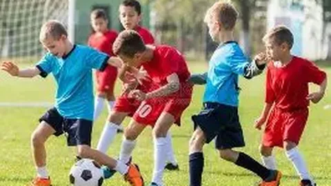 “U17亚洲杯即将开启：日籍教练率队出战，分组情况不佳，前景不容乐观”